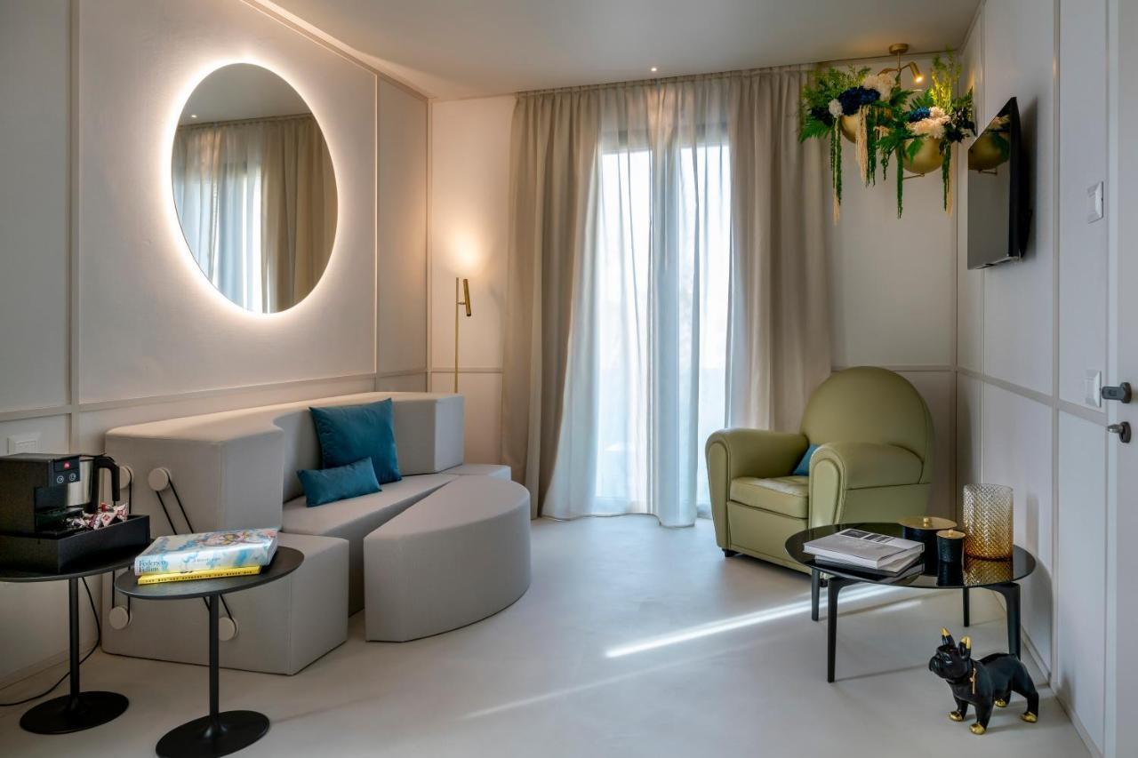 Demo Hotel Design Emotion Rimini Eksteriør billede